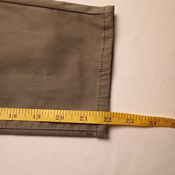 Chico's Jeans Size 2P Slim Leg Crop Low Rise Sage Green Color - Picture 8 of 9